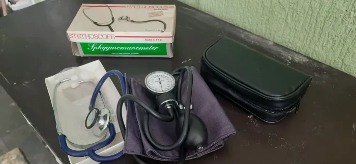 Kit Estetoscópio + Medidor de Pressão
