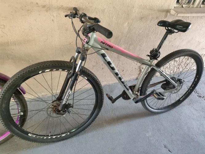 Vendo bicicleta bem conservada 