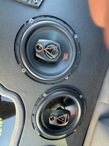 Som Automotivo JBL