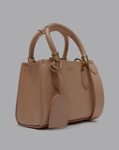 <br>Bolsa Tote Baby Lorena Couro Amend<br>Bolsa Tote Baby Lorena Couro Amendoa