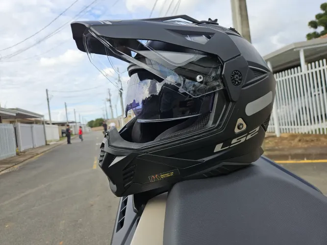 Capacete LSII preto fosco