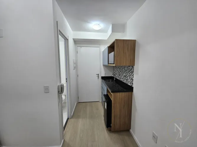 Studio Comercial com Sacada e Ar Condicionado na Vila Prudente