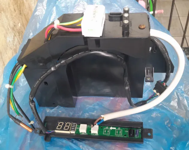 Vendo placa evaporador inverter Carrier xpower 18BTUS