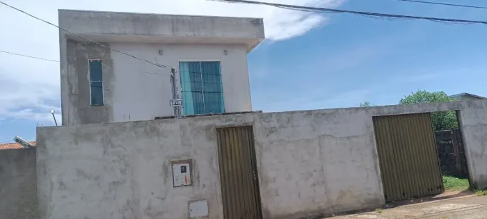 Sobrado 03 Quartos, sendo uma Suíte localizado no bairro Jk Nova Capital - Próximo a Havan