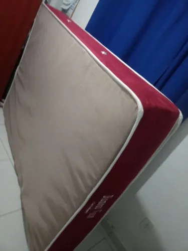 vendo um colchão de casal