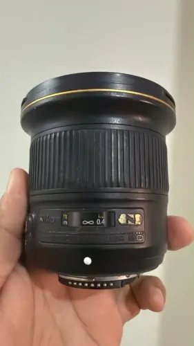 20mm 1.8G nikon e 85mm nikon