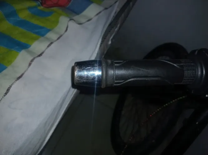 Pezinhos cromados para venda. (São usados.)