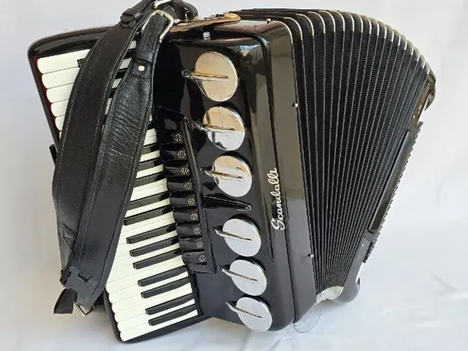Acordeon 120 Baixos Scandalli 4° de Voz "Linda"