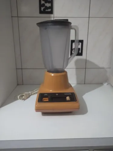 Liquidificador Walita vintage.