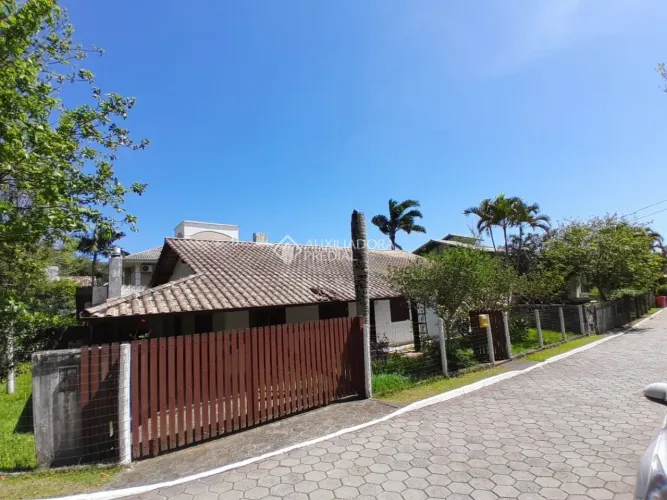 Casa em Condomínio 4 quarto(s), no bairro Ponta das Canas