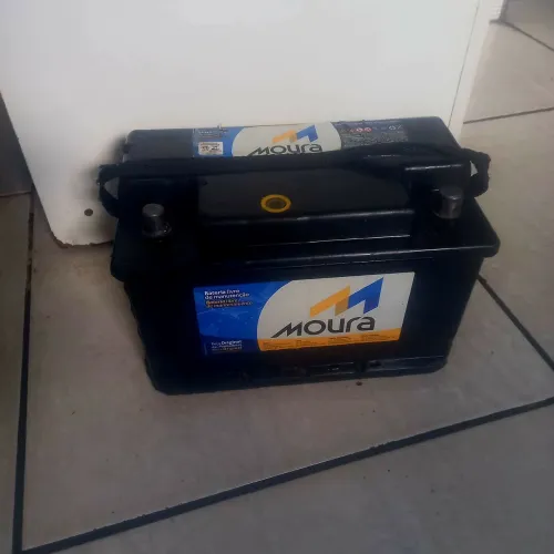 VENDO BATERIA MOURA 70 AMPERES SEMI NOVA