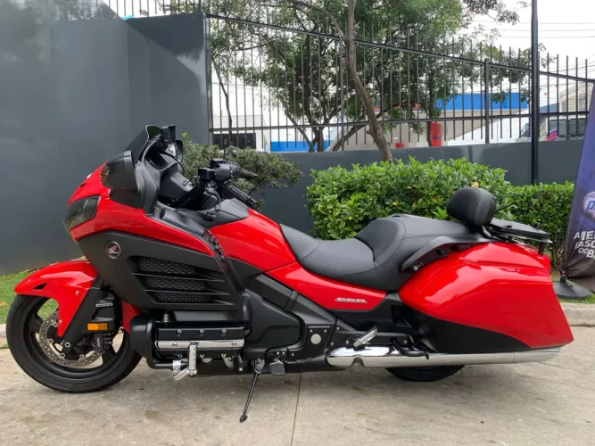 HONDA GL 1800 GOLD WING