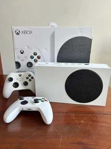 Xbox series S - 2 controles (novo)
