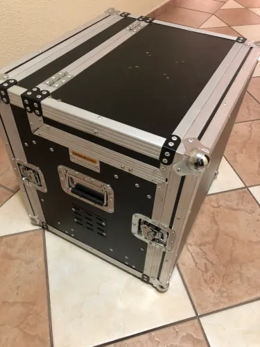 Hard Case da Universal cases. 7un + monitor + gaveta