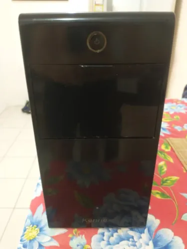 Gabinete Barato Micro-ATX Kennex + DVD + leitor de cartão (com opcionais).