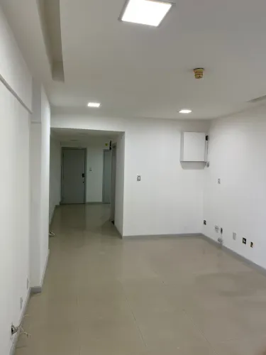 Sala Comercial para alugar na Rua Doutor José Peroba, Stiep, Salvador - BA
