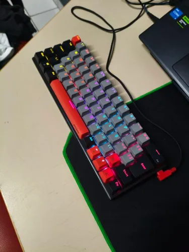 Teclado Mecânico Gamer 60%