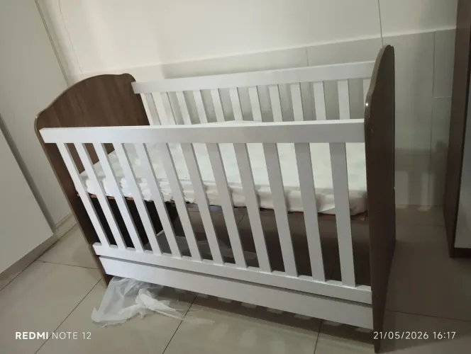 Vende-se berço e colchão