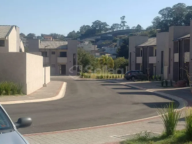 Casa para Alugar com 2 suítes sendo 1 com varanda - Residencial Vila Gaia