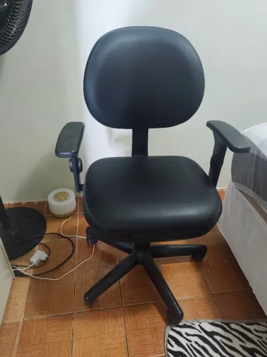 Cadeira executiva em perfeito estado