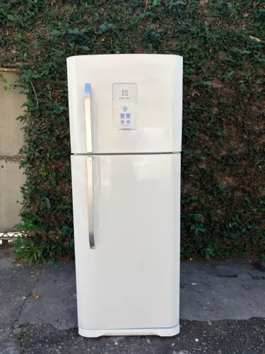 Geladeira Eletrolux 400 litros enorme