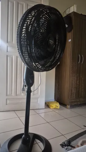 Ventilador de coluna Britânia