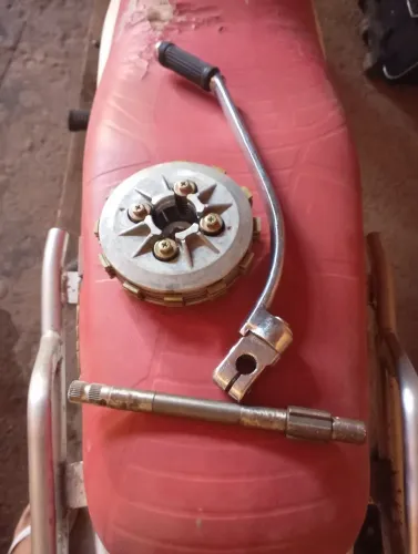 Moto para retirada de peças.