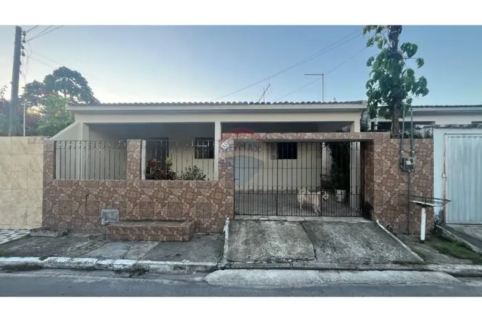 Casa a Venda Benedito Bentes I - 3 quartos - 192m² - Maceió/AL