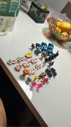 Kinder joy stranger things e outros