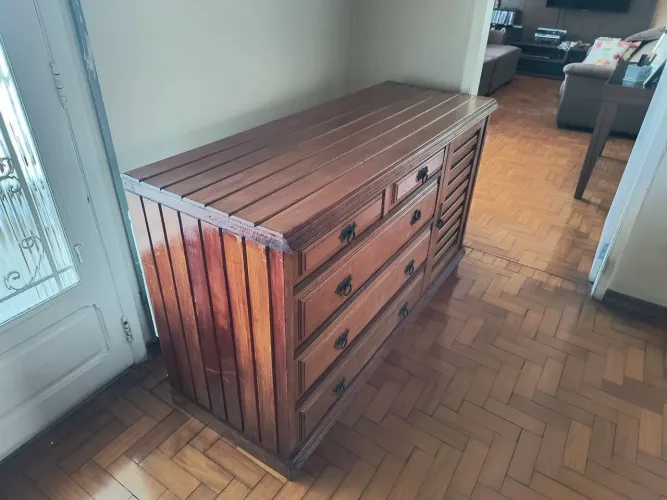 Vende-se cômoda madeira maciça 5 gavetas e sapateira