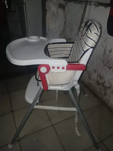 Vende cadeirinha de alimentação