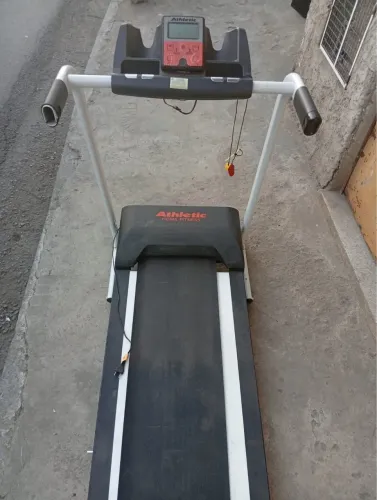 Esteira Athlentic home Fitness em ótimo estado e funcionamento Suporta até 150kg 