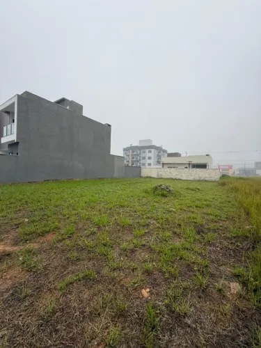 TERRENO À VENDA em Balneário Piçarras - EXCELENTE LOCALIZAÇÃO!