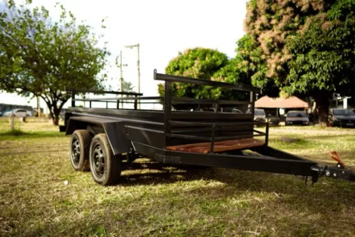Carretinha 2.50 x 1.20 trucado nova disponível - reboque
