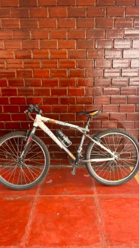 Bike GTK Evolution 3.0 Aro 26 | Quadro de Alumínio
