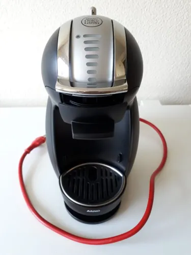 Cafeteira Expresso ARNO Nescafé Dolce Gusto GENIO 2 AUTOMÁTICA 