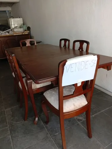 Mesa de jantar expansiva com 6 cadeiras
