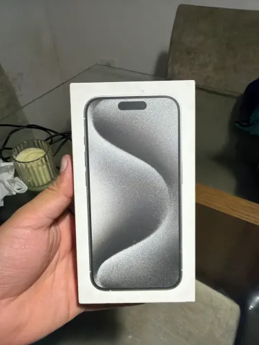 Caixa de iPhone 15 Pro original