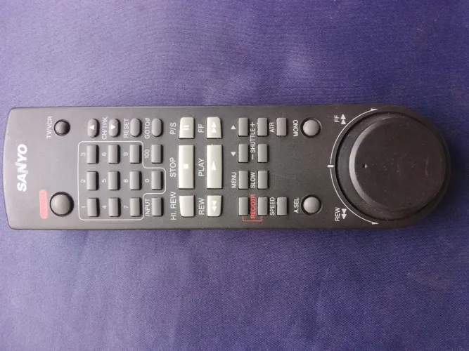 Controle Remoto para Vídeocassetes SANYO com Jog Shuttle