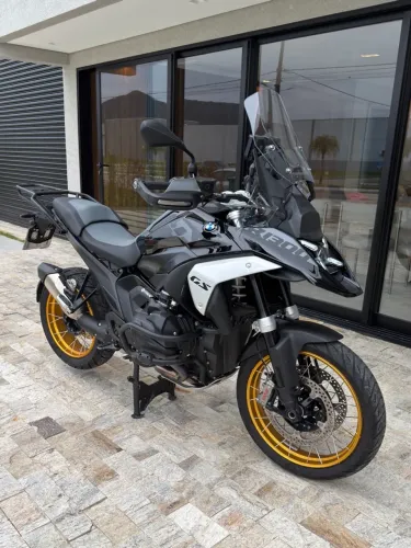 GS 1300 Triple Black