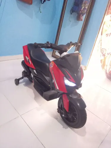 vende-se moto elétrica e bicicleta