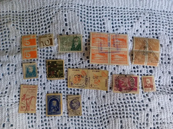 Lote Variado de Selos Antigos - Brasil e Cuba (Anos 40 a 60)