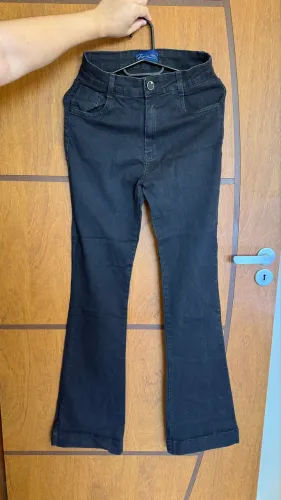 Calça jeans preta Equuos Pantalona (veste 40) 