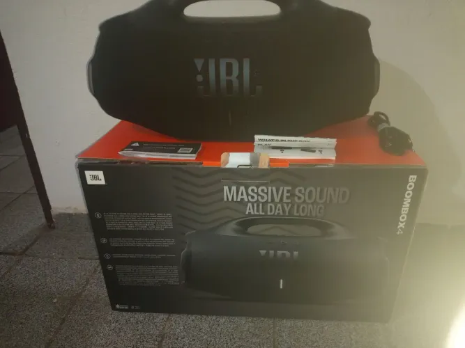 Caixa de som boombox 4 pro com AI sound boostda JBL