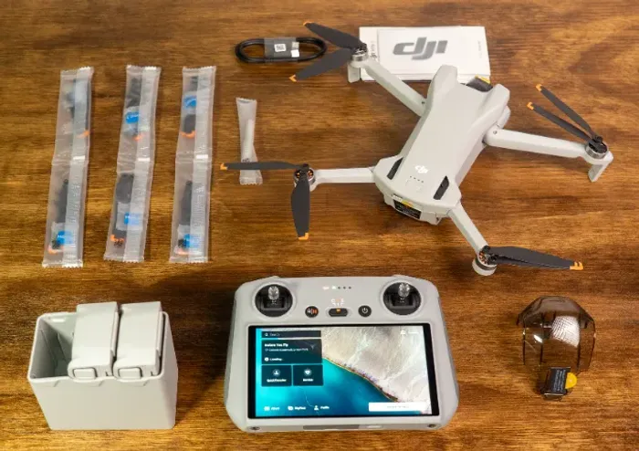 DJI Mini 3 Fly More Combo (DJI RC com tela) ZERO horas de voo.