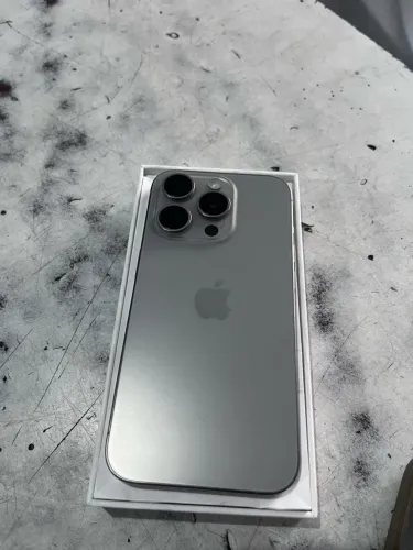 iPhone 15 PRO 256gb