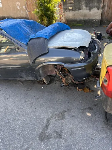 Peças corsa sedã ano 2000
