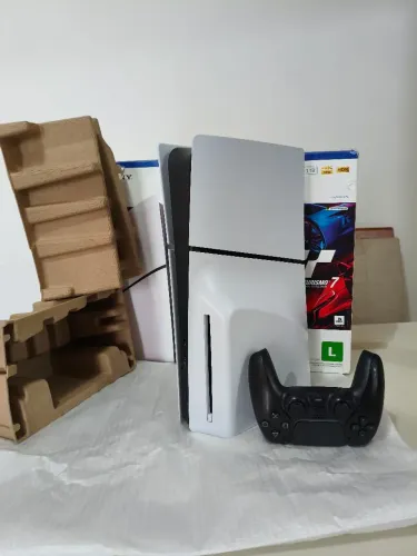 Ps5 Slim 1TB Mídia Física e Digital + Caixa + Nota Fiscal + 02 Jogos, Passo Cartão!