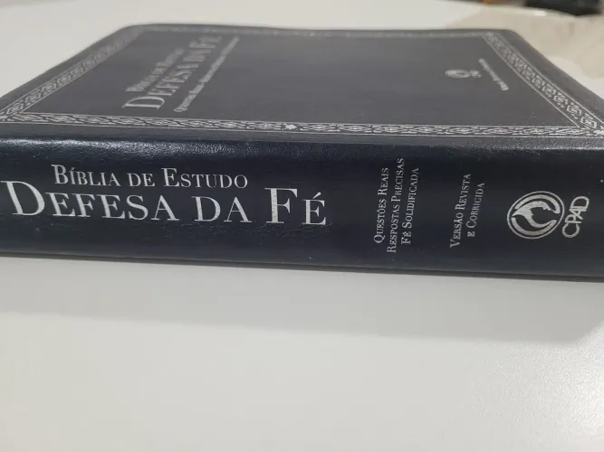 Bíblia de estudo Defesa da Fé 