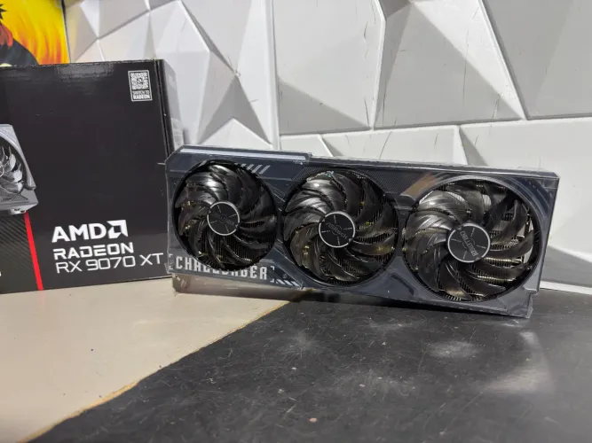 Radeon RX 9070XT 16GB  Asrock - R$ 4.500 PIX 